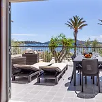 Seafront Apartment Iru